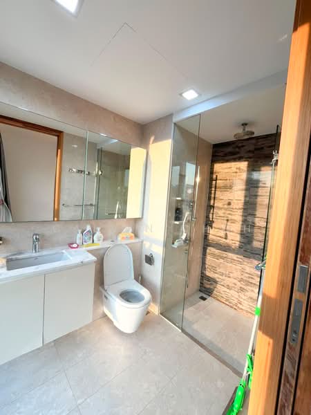 The Scala @ Lorong Chuan, 120 Serangoon Avenue 3, 2 Bedrooms, 904 sqft, Condominium For Rent, by Calvin Choh, 500179056 - Bathroom - PropertyGuru.com.sg