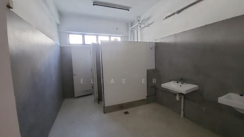 MacPherson / Kallang Way B1 Industrial (Genting Lane), , 5,000 sqft, Light Industrial (B1) For Rent, by Elias Er, 500179061 - Bathroom - CommercialGuru.com.sg