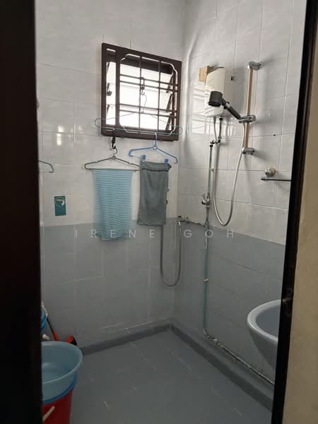 762 Bedok Reservoir View, 762 Bedok Reservoir View, 3 Bedrooms, 1,238 sqft, HDB Flat For Sale, by Irene Goh, 500179062 - Bathroom - PropertyGuru.com.sg