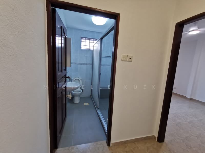 Eden Park, 2 Redwood Avenue, 4 Bedrooms, 3,000 sqft, Bungalow House For Rent, by Michelle Kuek, 500179074 - Bathroom - PropertyGuru.com.sg
