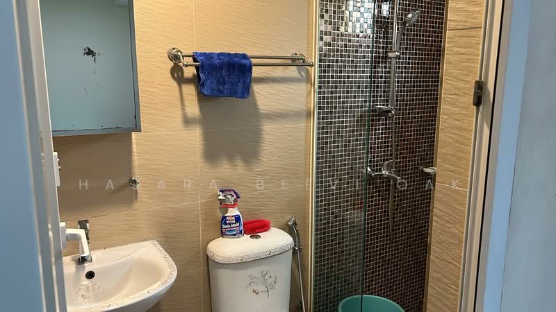 188A Pasir Panjang road, Pasir panjang, Room Rental, 105 sqft, Corner Terrace For Rent, by Hajara Beevi Oak, 500179085 - Bathroom - PropertyGuru.com.sg