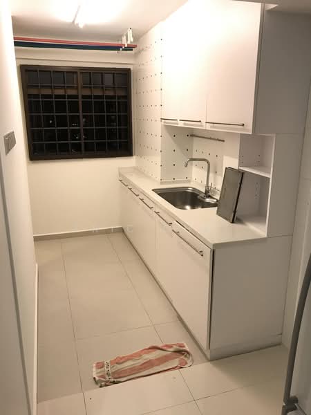 12 Holland Avenue, 12 Holland Avenue, 2 Bedrooms, 700 sqft, HDB Flat For Rent, by Eric Chey, 500179093 - Kitchen - PropertyGuru.com.sg