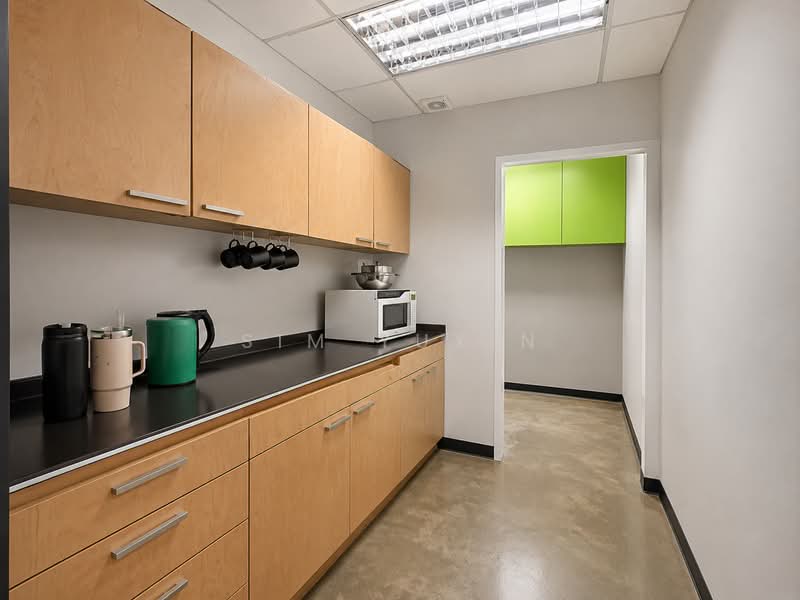 Automobile Megamart, 61 Ubi Avenue 2, 1,485 sqft, Light Industrial (B1) For Rent, by Sim Yuxin, 500179101 - Interior - CommercialGuru.com.sg