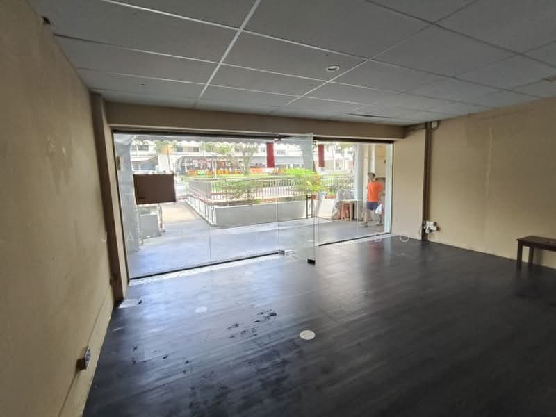 Cheap Yishun shop, suits 24/7 clinic, tuition centre, avail now, , 700 sqft, Shop / Shophouse For Rent, by James Jose Boo, 500179105 - CommercialGuru.com.sg