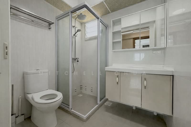 422A Northshore Drive, 422A Northshore Drive, 4 Bedrooms, 1,216 sqft, HDB Flat For Sale, by Mitchell Chua, 500179111 - Bathroom - PropertyGuru.com.sg