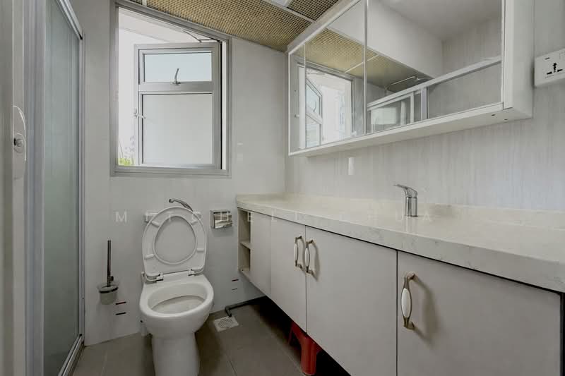 422A Northshore Drive, 422A Northshore Drive, 4 Bedrooms, 1,216 sqft, HDB Flat For Sale, by Mitchell Chua, 500179111 - Bathroom - PropertyGuru.com.sg