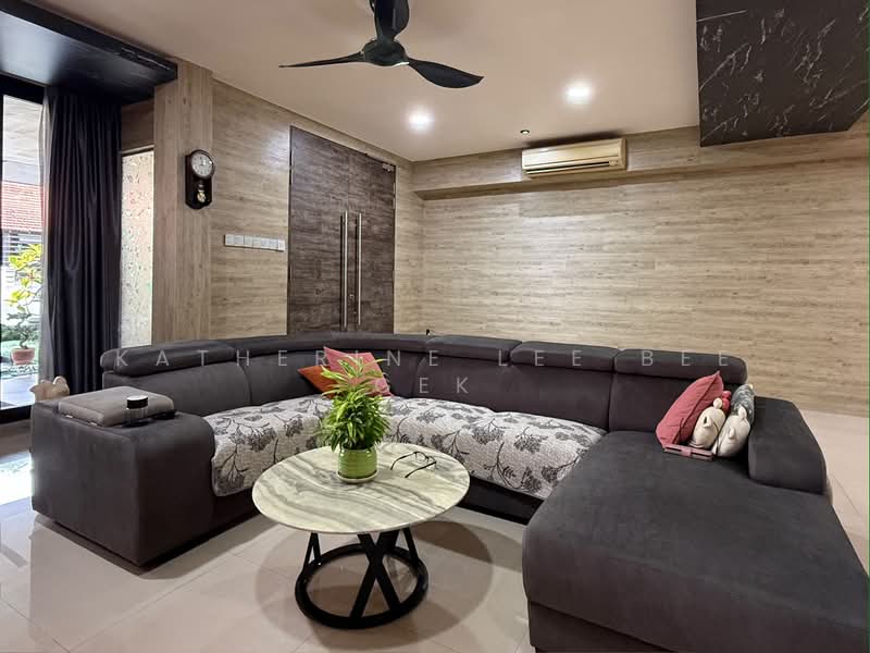 LANDED7772@ Kovan Estate nicely renovated Inter Terrace, , 4 Bedrooms, 2,700 sqft, Terraced House For Sale, by Katherine Lee Bee Gek, 500179130 - Living Room - PropertyGuru.com.sg