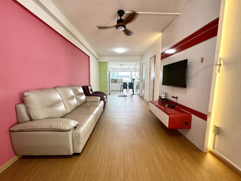 223 Serangoon Avenue 4, 223 Serangoon Avenue 4, 2 Bedrooms, 721 sqft, HDB Flat For Sale, by Sera Ong, 500179133 - Living Room - PropertyGuru.com.sg