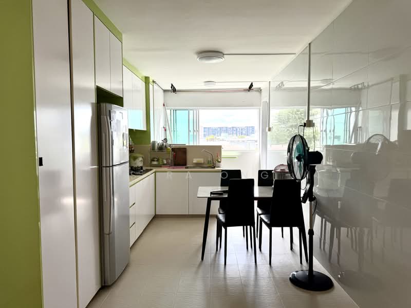 223 Serangoon Avenue 4, 223 Serangoon Avenue 4, 2 Bedrooms, 721 sqft, HDB Flat For Sale, by Sera Ong, 500179133 - Kitchen - PropertyGuru.com.sg