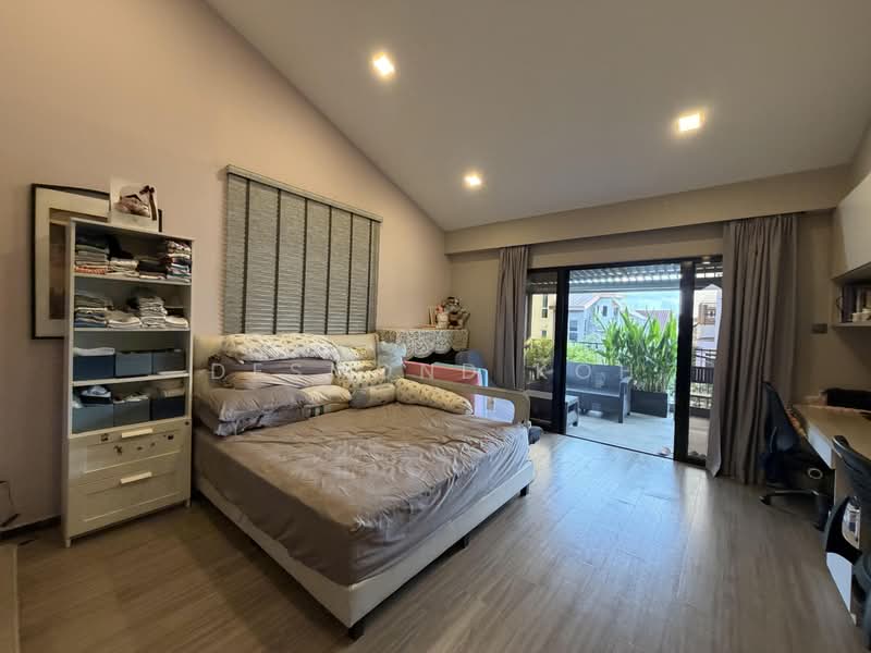 Sembawang Esate, Jalan Machang, 5 Bedrooms, 4,300 sqft, Semi-Detached House For Sale, by Desmond Koh, 500179145 - Common Bedroom - PropertyGuru.com.sg