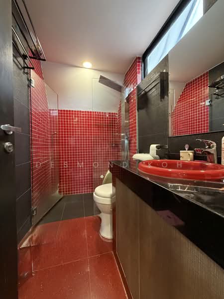 Sembawang Esate, Jalan Machang, 5 Bedrooms, 4,300 sqft, Semi-Detached House For Sale, by Desmond Koh, 500179145 - Bathroom - PropertyGuru.com.sg