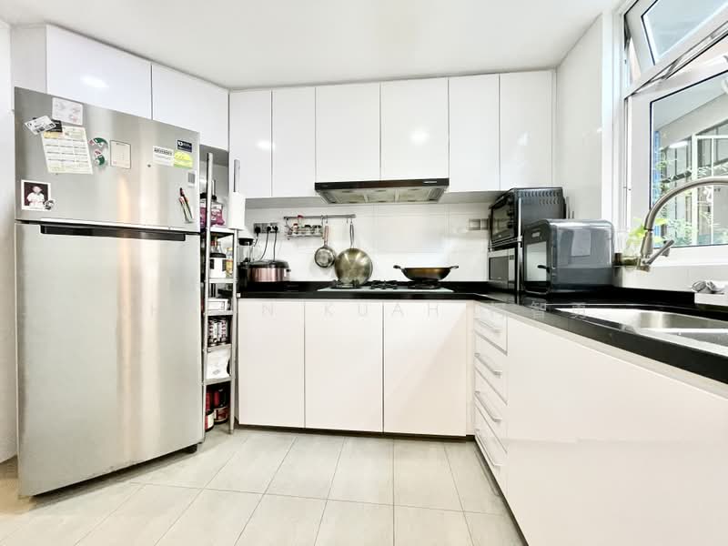 Breezy Mansions, 15 Sandilands Road, 3 Bedrooms, 1,055 sqft, Apartment For Sale, by Shawn Kuah 柯智勇, 500179150 - PropertyGuru.com.sg