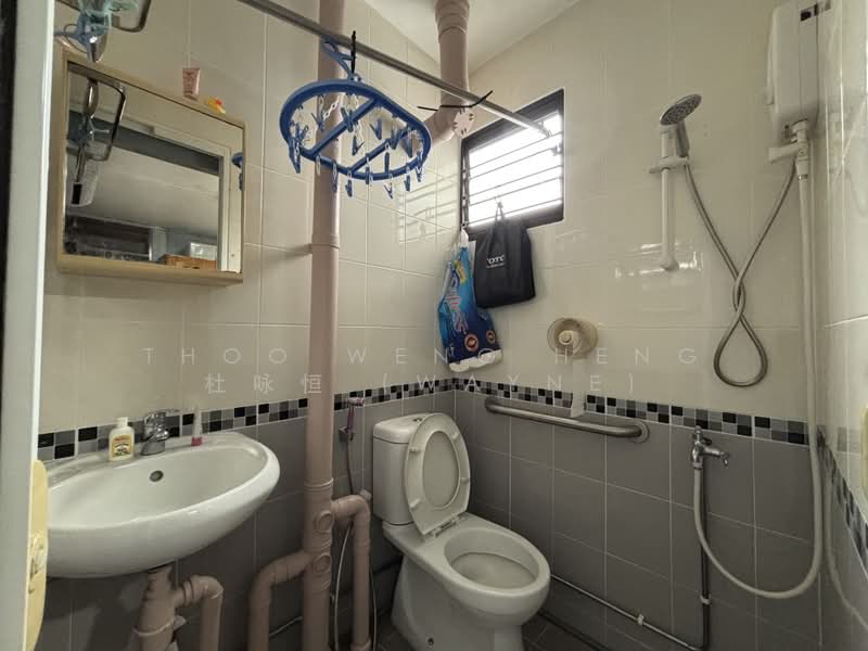 111 Aljunied Crescent, 111 Aljunied Crescent, Room Rental, 130 sqft, HDB Flat For Rent, by Thoo Weng Heng 杜咏恒 (Wayne), 500179159 - Bathroom - PropertyGuru.com.sg