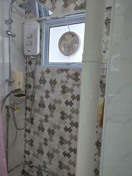 111 Lorong 1 Toa Payoh, 111 Lorong 1 Toa Payoh, Room Rental, 100 sqft, HDB Flat For Rent, by Leon Lee, 500179163 - Bathroom - PropertyGuru.com.sg