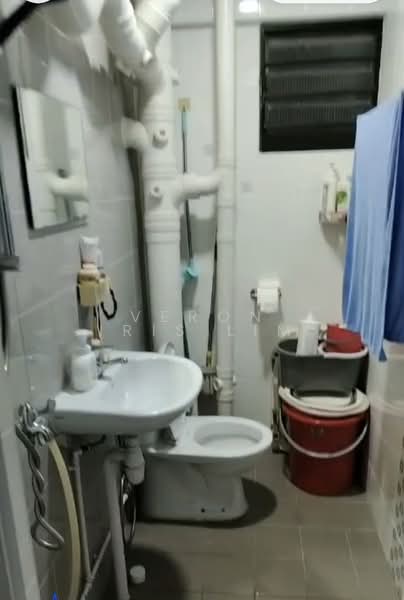 257 Yishun Ring Road, 257 Yishun Ring Road, Room Rental, 200 sqft, HDB Flat For Rent, by Veron Iris Lim, 500179177 - Bathroom - PropertyGuru.com.sg