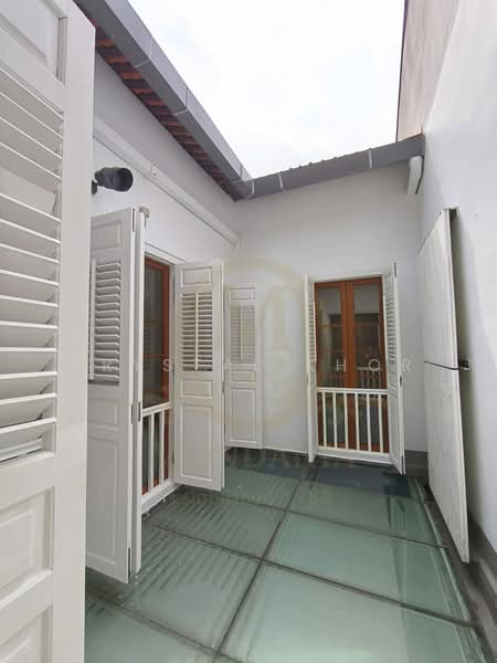 No GST | Next to Tanjong Pagar MRT | NEW! Modern Shophouse with Attic on Tras Street, Tras Street Tanjong Pagar Road Craig Road, 1,551 sqft, Office For Rent, by Krystal Khor, 500179209 - Balcony - CommercialGuru.com.sg