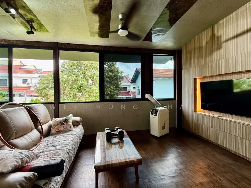 ⭐⭐⭐LANDED7772@Amazing Renovated 2 Sty Terraced House Near MRT (D19) 4rm, , 4 Bedrooms, 2,700 sqft, Terraced House For Sale, by WeeThong Chai, 500179212 - Living Room - PropertyGuru.com.sg