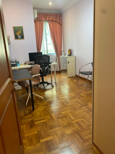 Pinewood Terrace, Pinewood Grove, 5 Bedrooms, 3,855 sqft, Terraced House For Sale, by Kleeve Lim, 500179218 - Study - PropertyGuru.com.sg