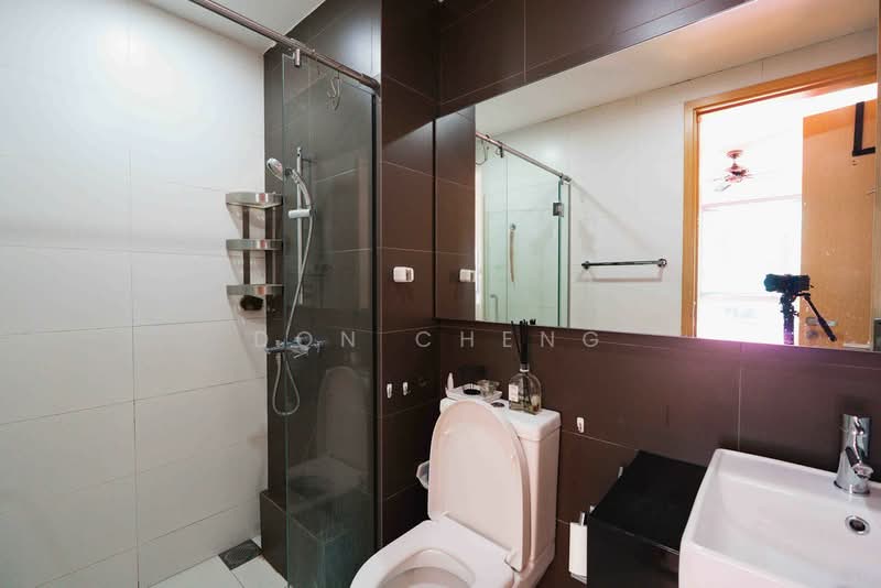 Esparina Residences, 117 Compassvale Bow, 3 Bedrooms, 1,163 sqft, Executive Condominium For Sale, by Don Cheng, 500179222 - Bathroom - PropertyGuru.com.sg