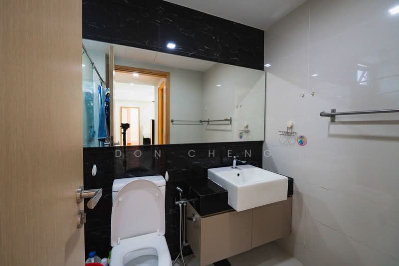 Esparina Residences, 117 Compassvale Bow, 3 Bedrooms, 1,163 sqft, Executive Condominium For Sale, by Don Cheng, 500179222 - Bathroom - PropertyGuru.com.sg