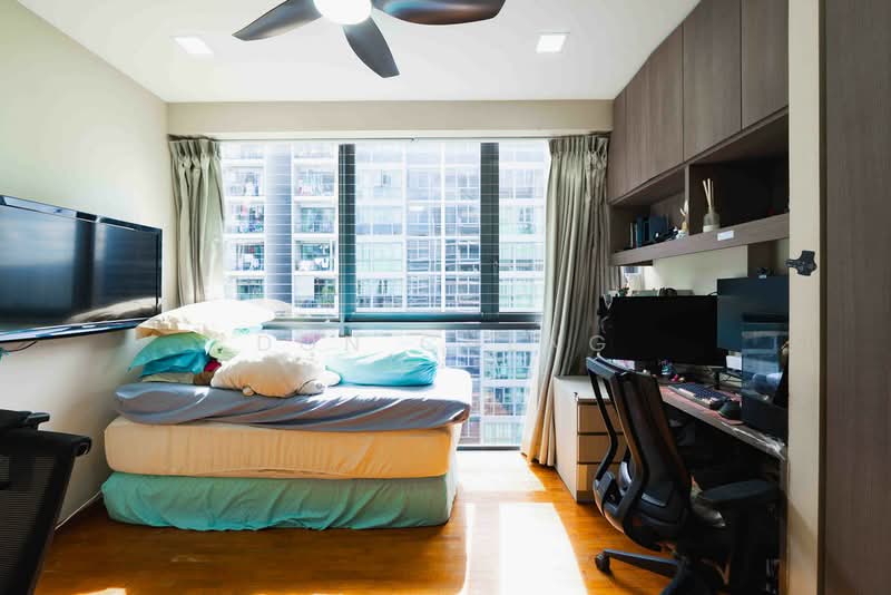 Esparina Residences, 117 Compassvale Bow, 3 Bedrooms, 1,163 sqft, Executive Condominium For Sale, by Don Cheng, 500179222 - Bedroom - PropertyGuru.com.sg