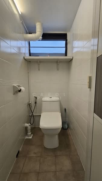 4 Ghim Moh Road, 4 Ghim Moh Road, 2 Bedrooms, 700 sqft, HDB Flat For Rent, by Carol Phui, 500179236 - Bathroom - PropertyGuru.com.sg