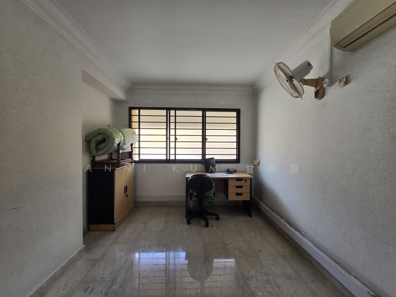 742 Tampines Street 72, 742 Tampines Street 72, 4 Bedrooms, 1,313 sqft, HDB Flat For Sale, by Anni Kum 甘岸霓, 500179238 - Study - PropertyGuru.com.sg