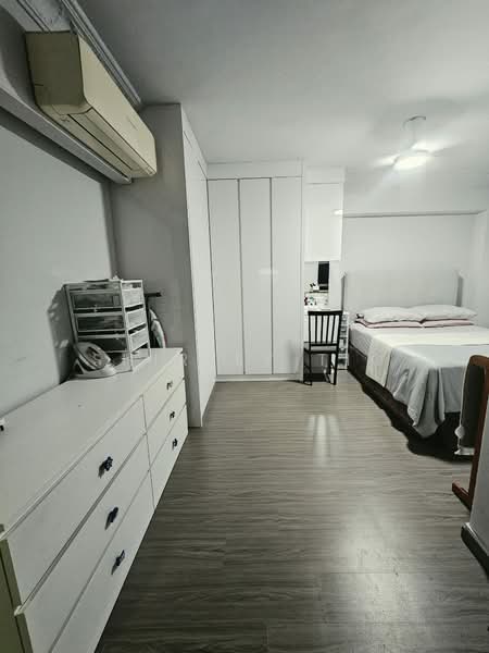 679B Jurong West Central 1, 679B Jurong West Central 1, 3 Bedrooms, 1,238 sqft, HDB Flat For Sale, by Shirley Tio, 500179240 - Master Bedroom - PropertyGuru.com.sg
