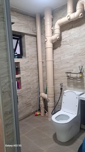 679B Jurong West Central 1, 679B Jurong West Central 1, 3 Bedrooms, 1,238 sqft, HDB Flat For Sale, by Shirley Tio, 500179240 - Bathroom - PropertyGuru.com.sg