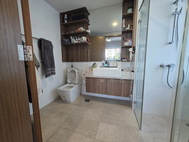 Waterfront Waves, 766 Bedok Reservoir Road, 2 Bedrooms, 969 sqft, Condominium For Rent, by Eric Woo, 500179244 - Bathroom - PropertyGuru.com.sg
