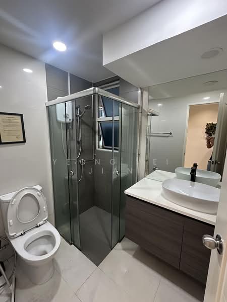 Northoaks, 20 Woodlands Cresent, Room Rental, 80 sqft, Condominium For Rent, by Yeong Wei Jian, 500179248 - Bathroom - PropertyGuru.com.sg