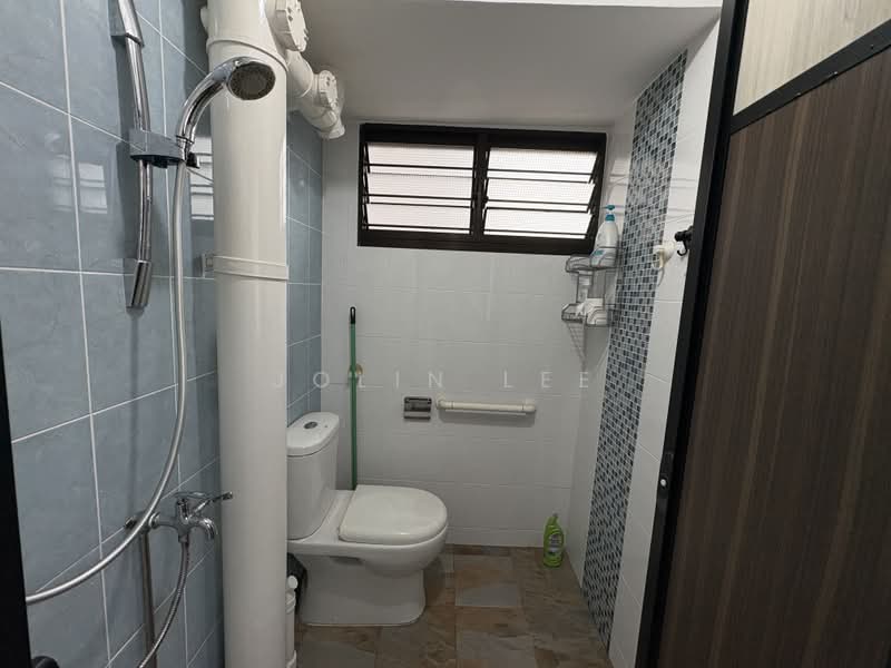 510 West Coast Drive, 510 West Coast Drive, 2 Bedrooms, 721 sqft, HDB Flat For Rent, by Jolin Lee, 500179259 - Bathroom - PropertyGuru.com.sg