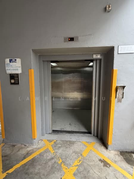 Prime Industrial Building, 39B Jalan Pemimpin, 1,636 sqft, Light Industrial (B1) For Rent, by Lawrence Mui, 500179263 - Entrance - CommercialGuru.com.sg