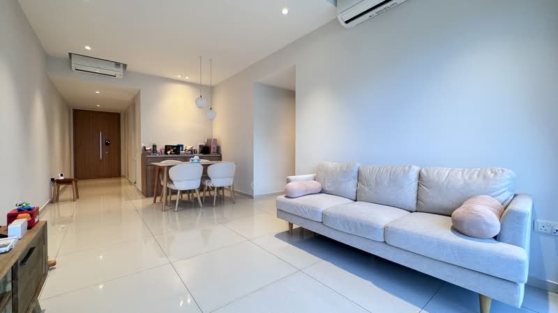 Bedok Residences, 16 Bedok North Drive, 3 Bedrooms, 1,130 sqft, Condominium For Rent, by Eric Yeo, 500179266 - Living Room - PropertyGuru.com.sg