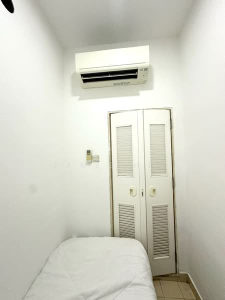 Ris Grandeur, 21 Elias Road, Room Rental, 50 sqft, Condominium For Rent, by James Hee, 500179267 - Bedroom - PropertyGuru.com.sg