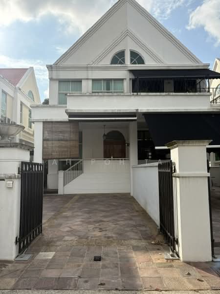 University Park, University Walk, 5 Bedrooms, 2,800 sqft, Semi-Detached House For Rent, by Kah Poh Tay, 500179274 - Exterior - PropertyGuru.com.sg