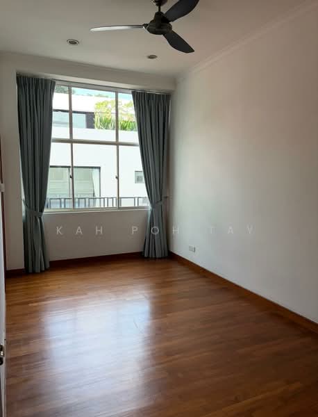 University Park, University Walk, 5 Bedrooms, 2,800 sqft, Semi-Detached House For Rent, by Kah Poh Tay, 500179274 - Level 2 bedroom - PropertyGuru.com.sg