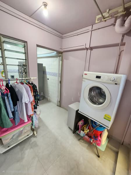 330 Yishun Ring Road, 330 Yishun Ring Road, 3 Bedrooms, 1,162 sqft, HDB Flat For Sale, by Hazel Lim Chew Lian, 500179282 - Spacious Laundry Yard - PropertyGuru.com.sg
