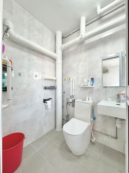172 Hougang Avenue 1, 172 Hougang Avenue 1, 3 Bedrooms, 1,087 sqft, HDB Flat For Sale, by Ang Pei Xiong, 500179284 - Bathroom - PropertyGuru.com.sg