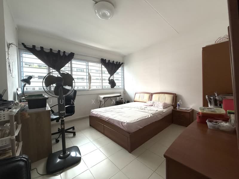 877 Tampines Street 84, 877 Tampines Street 84, 3 Bedrooms, 1,200 sqft, HDB Flat For Sale, by Jun Xian Chua, 500179291 - Bedroom - PropertyGuru.com.sg