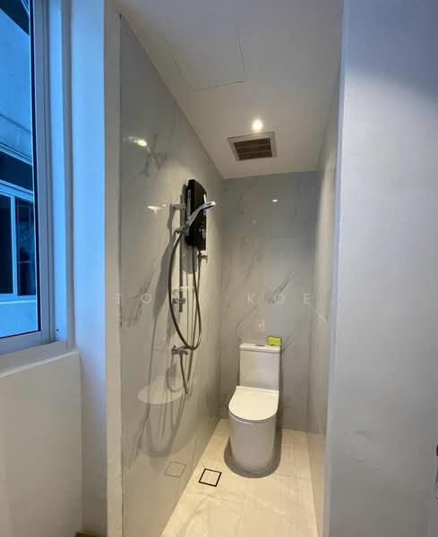 Compass Heights, 11 Sengkang Square, 2 Bedrooms, 1,109 sqft, Condominium For Sale, by Tony Koe, 500179294 - Bathroom - PropertyGuru.com.sg