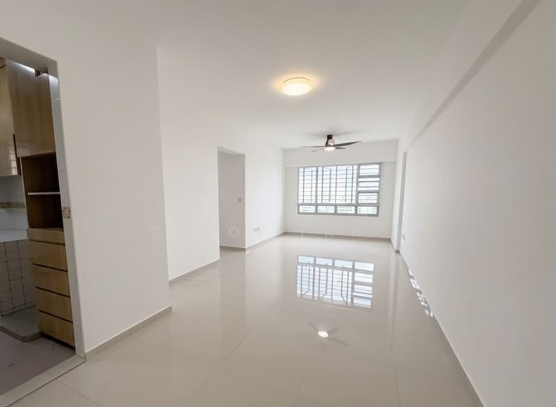 590B Montreal Link, 590B Montreal Link, 3 Bedrooms, 1,001 sqft, HDB Flat For Sale, by Chloe Fang, 500179296 - Living Room - PropertyGuru.com.sg