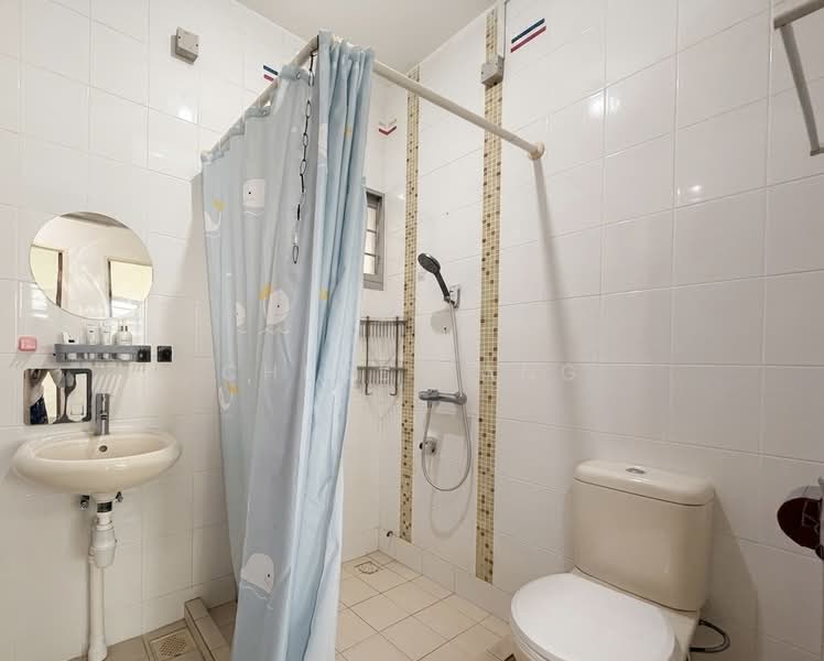 590B Montreal Link, 590B Montreal Link, 3 Bedrooms, 1,001 sqft, HDB Flat For Sale, by Chloe Fang, 500179296 - Common Bathroom - PropertyGuru.com.sg