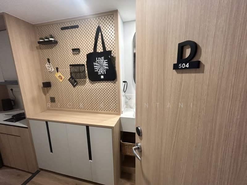 LUXURIOUS RV STUDIO, , 1 Bedroom, 240 sqft, Condominium For Rent, by Rick Khiantani, 500179305 - Interior - PropertyGuru.com.sg