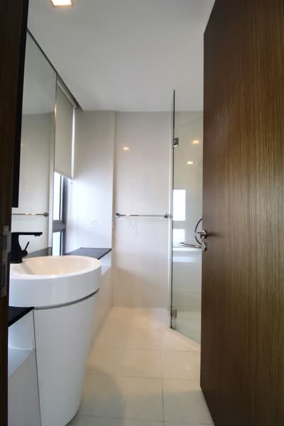 Ascentia Sky, 3 Alexandra View, 2 Bedrooms, 1,012 sqft, Apartment For Rent, by Simon Yap, 500179307 - Bathroom - PropertyGuru.com.sg