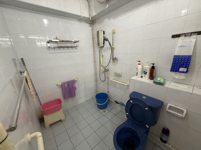 227C Compassvale Drive, 227C Compassvale Drive, 3 Bedrooms, 1,238 sqft, HDB Flat For Sale, by Derick Foo, 500179309 - Bathroom - PropertyGuru.com.sg