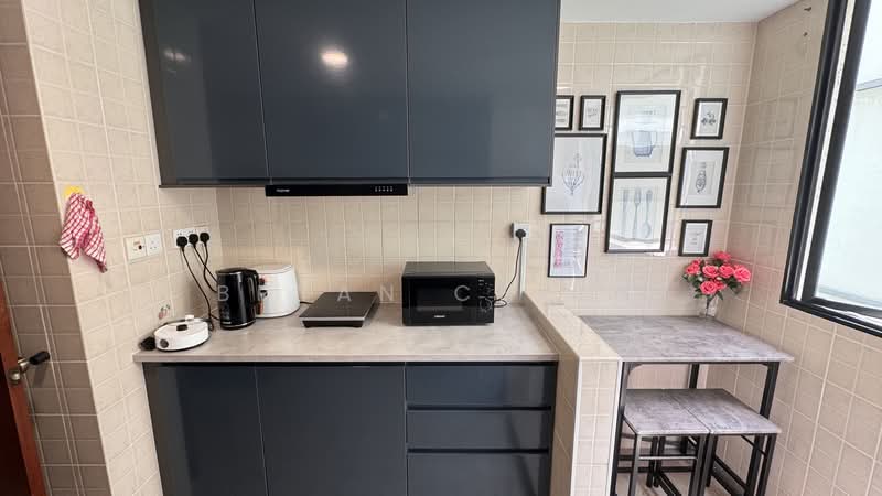 Simei Green Condominium, 1 Simei Street 4, Room Rental, 150 sqft, Condominium For Rent, by Bryan Cheng, 500179311 - Kitchen - PropertyGuru.com.sg