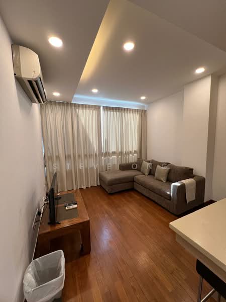 Platinum Residence, 10 Geylang Lorong 31, 1 Bedroom, 452 sqft, Condominium For Rent, by Steve Ong, 500179316 - Living Room - PropertyGuru.com.sg