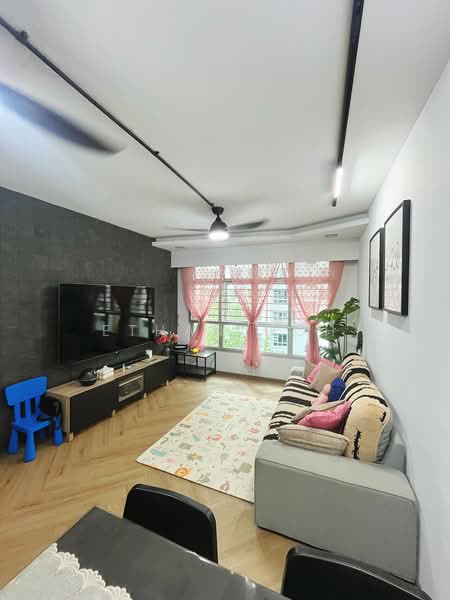 782E Woodlands Crescent, 782E Woodlands Crescent, 3 Bedrooms, 990 sqft, HDB Flat For Sale, by Ethan Goh, 500179322 - Living Room - PropertyGuru.com.sg