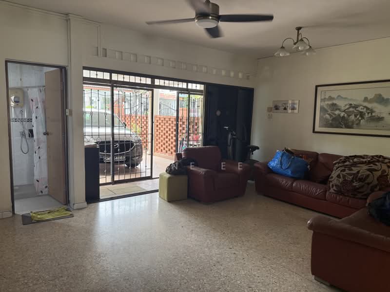 Freehold terrace of large land size 2673sqft minutes to Serangoon MRT, , 5 Bedrooms, 2,971 sqft, Terraced House For Sale, by Jane Ee, 500179324 - Living Room - PropertyGuru.com.sg